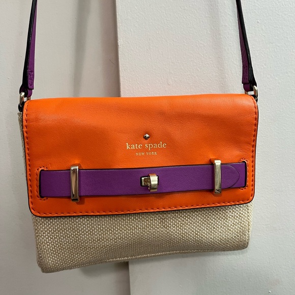 kate spade Handbags - NWOT Kate Spade purse